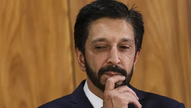 Câmara municipal de São Paulo debate pedido de impeachment contra Ricardo Nunes