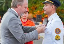 Corpo de bombeiros de pernambuco entrega medalha do mérito para civis e militares