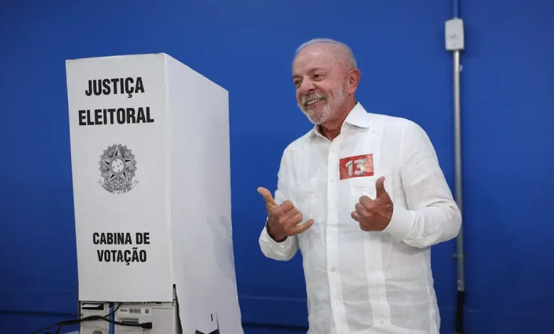 Eleições mobilizam eleitores e candidatos em dia de votação decisiva no país