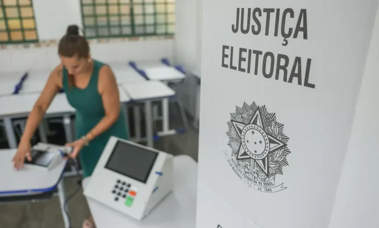 Eleitores formam filas logo cedo no Maranhão e marcam o início da votação