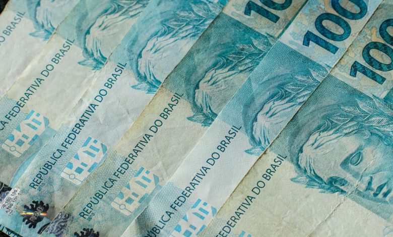 Empresas têm até esta sexta-feira para definir modelo tributário do Simples