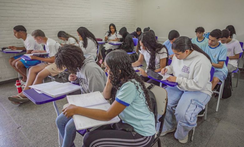 Estudantes de escolas públicas exigem ensino melhor e valorizam o professor