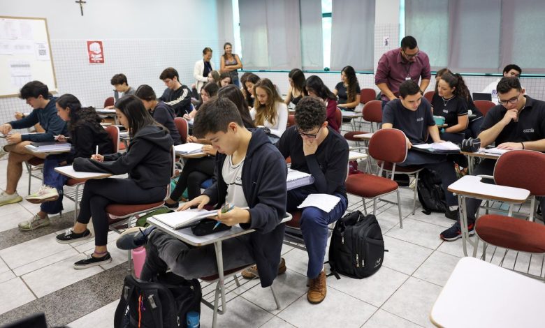 Estudantes já podem se inscrever sem custo nas vagas restantes do Fies 2 até 3 de novembro