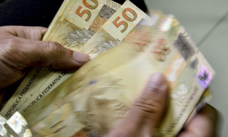 Governo convoca bancos para terceira fase do programa Desenrola