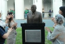 Hospital Imip presta tributo a Antonio Carlos Figueira com descerramento de busto
