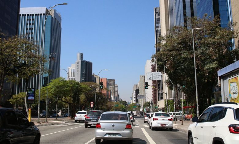 Manifesto de economistas rejeita cortes sociais e defende impostos sobre os mais ricos