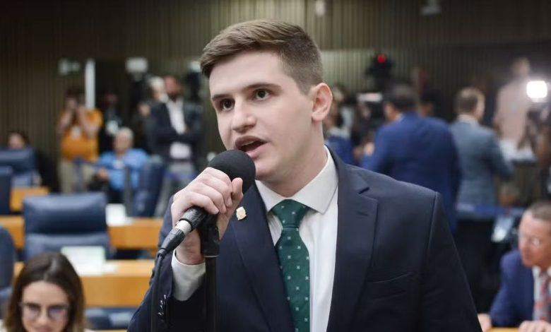 Ministério Público investiga Lucas Pavanato por suspeita de discurso de ódio