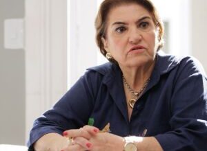 Ministra das mulheres defende integração estadual em visita a jornal
