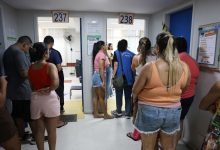 Mudança em locais de votação gera dificuldades para eleitores no Rio de Janeiro