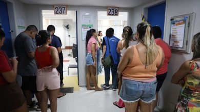 Mudança em locais de votação gera dificuldades para eleitores no Rio de Janeiro