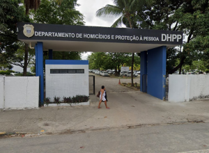 Prisão em flagrante por tentativa de feminicídio após ataque com veículo no Ibura