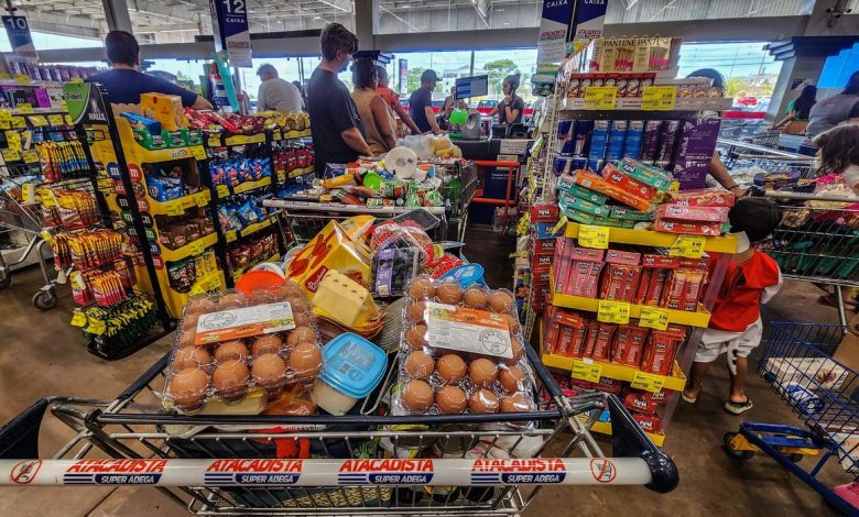 Vendas em supermercados disparam no Brasil com veto às bets conforme dados da Abras