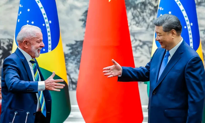 Xi Jinping parabeniza Lula por reeleição e reforça parceria comercial